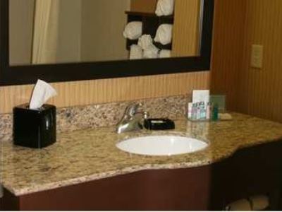 Hampton Inn And Suites Peru Екстер'єр фото